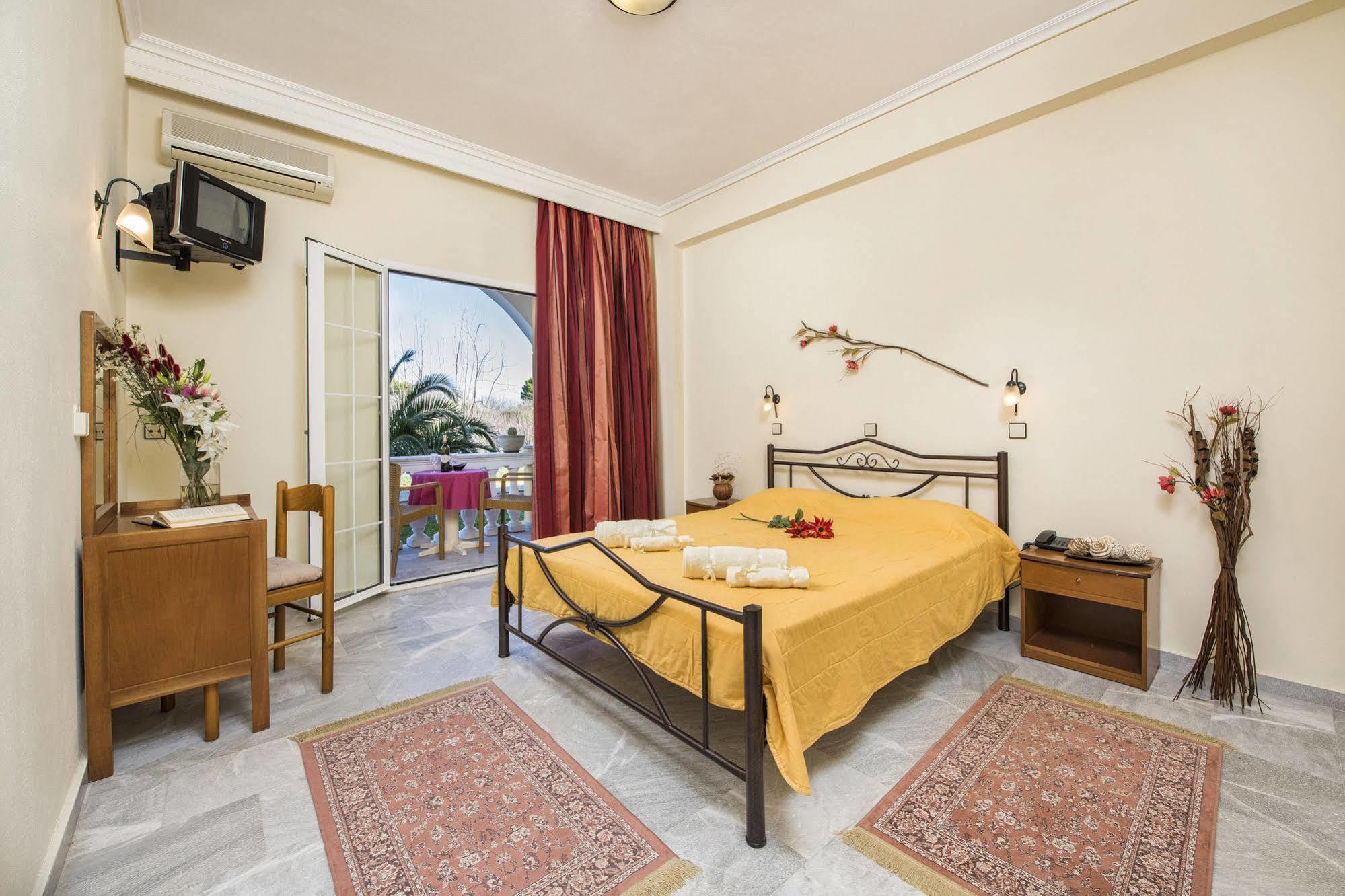 Erofili 3*